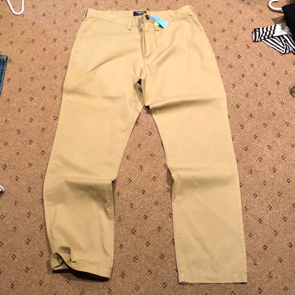 Men’s express chino pants